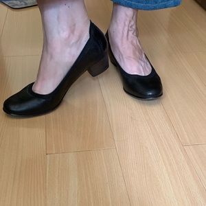 Black leather pumps size 9